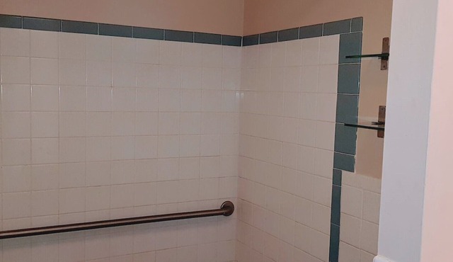 This apartment is a 2 bedroom(s), 2 bathrooms, located in Elkins Park, PA.