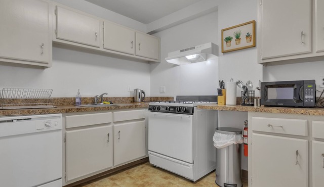 This apartment is a 2 bedroom(s), 1 bathrooms, located in Harrisburg, PA.