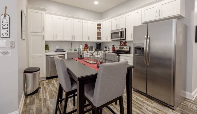 This apartment is a 2 bedroom(s), 1 bathrooms, located in Morgantown, WV.