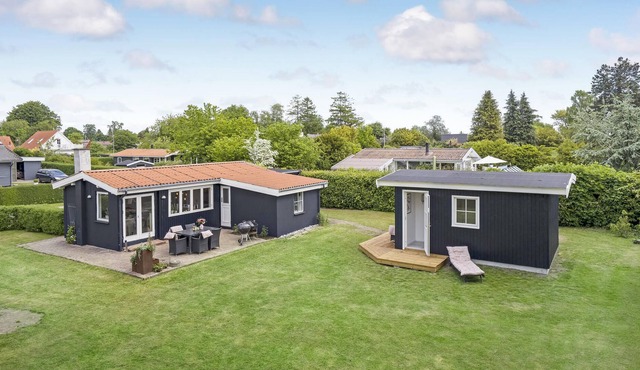 This appealing vacation home is the right choice for an unforgettable vacation by the sea!