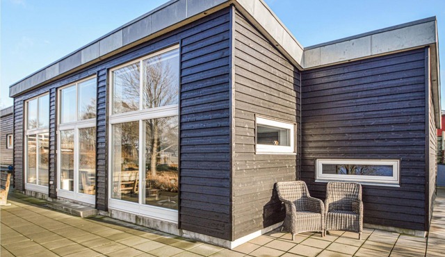 This beautiful cottage offers excellent views as it is elevated.