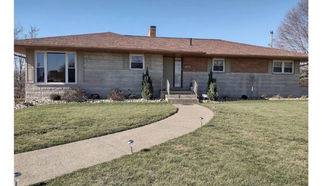 This beautiful home located minutes from pro football Hall of Fame