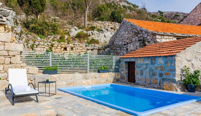 This beautiful stone house is located in the small idyllic village of Brotnica, not far from the fam
