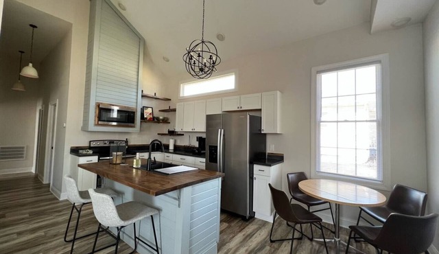 This bungalow is a 2 bedroom(s), 2 bathrooms, located in Gas City, IN.