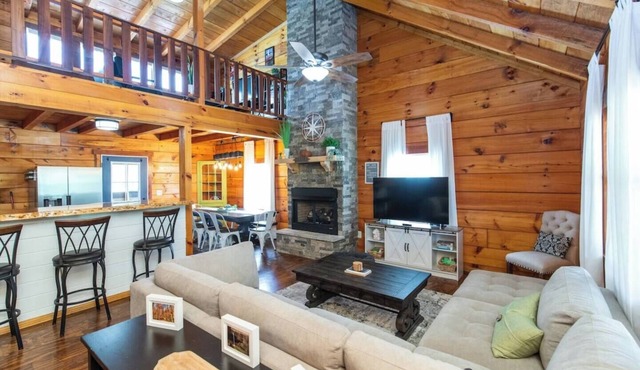 This cabin is a 4 bedroom(s), 2 bathrooms, located in Stanton, KY.