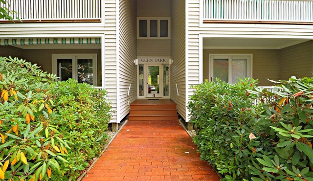 This centrally located Chautauqua Institution, 2nd floor condo is adjacent to Bestor Plaza