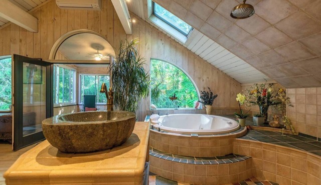 This chalet is a 5 bedroom(s), 3.5 bathrooms, located in Stratton Mountain, VT.