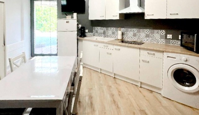 This charming and cozy vacation home welcomes you in the middle of nature.