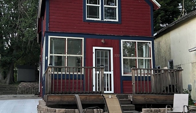 This charming house for six puts you at the heart of the action.