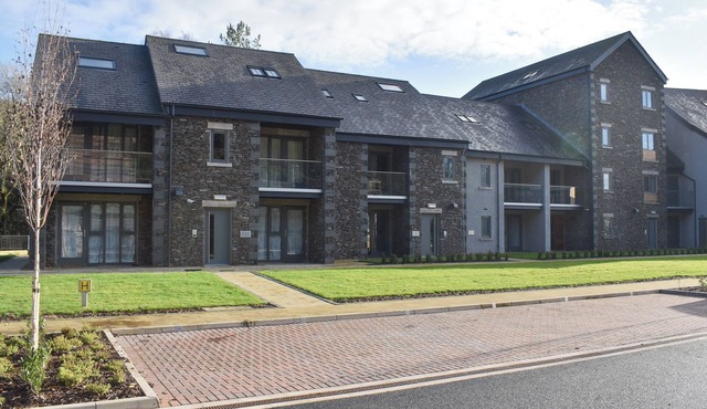 This charming second floor apartment has unrivalled views of the River Leven.