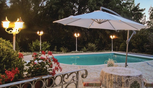This charming vacation property with private pool enjoys a rural idyll in the Dordogne.