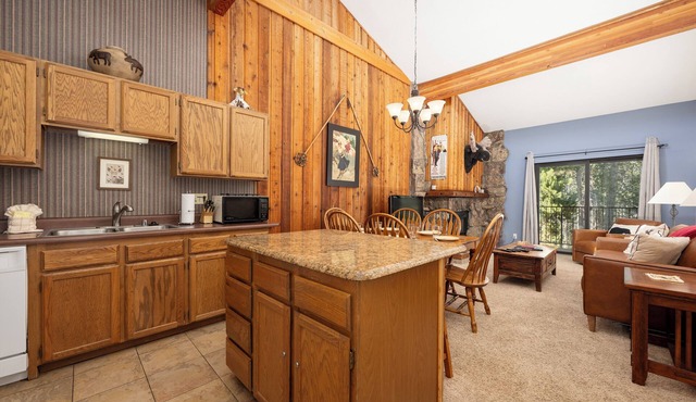 This classic Winter Park condo has all that you need for your vacation