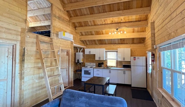 This cottage is a 1 bedroom(s), 1 bathrooms, located in Parry Sound , on.