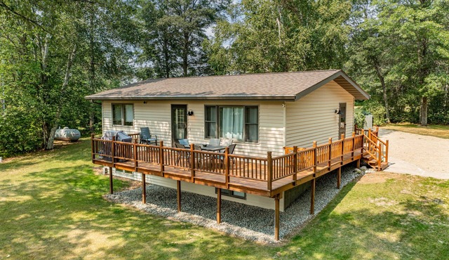 This cottage is a 2 bedroom(s), 2 bathrooms, located in Cohasset, MN.