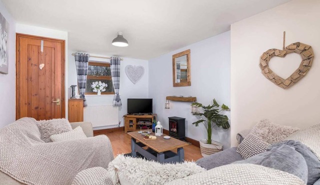 This cottage is a 2 bedroom(s), 1 bathrooms, located in Whitby, N Yorks.