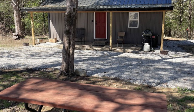 This cozy cabin is less than 1 mile from Lake Norfork and Jordan Recreation area