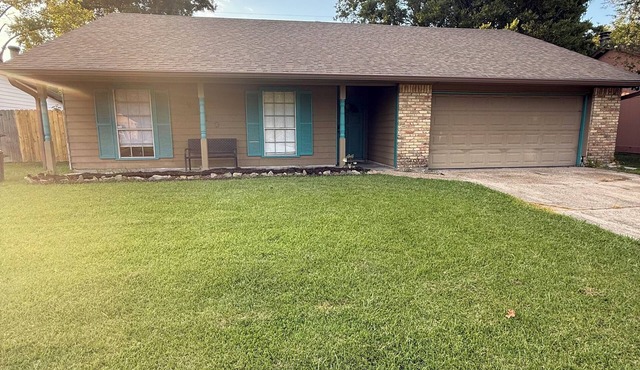 This cozy home is a beautiful 3 bedroom, 2 full bathroom as with a 2-car garage
