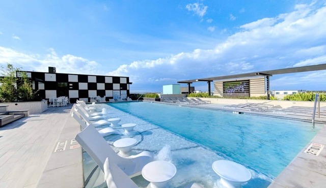 This cozy home is the perfect home for a couple or solo traveller in Houston