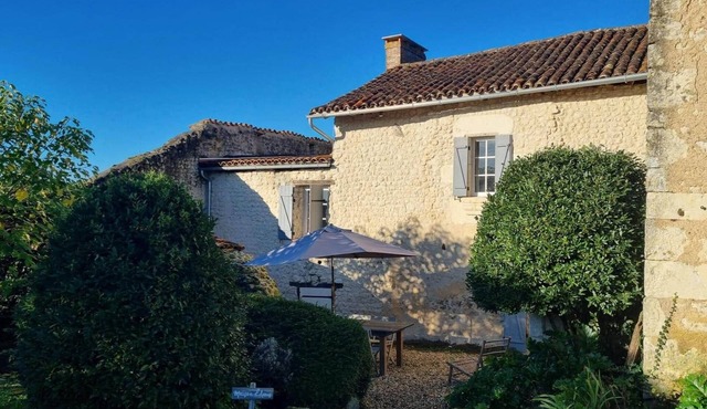 This delightful three bedroom cottage offers accommodation for up to six people.