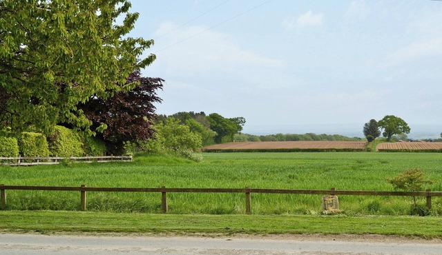 This delightful conversion provides a well equipped holiday accommodation.