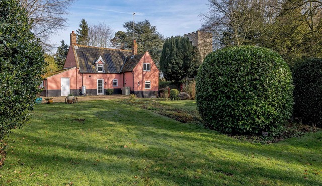 This family cottage is perfect for exploring Norwich, the Broads and the coast.