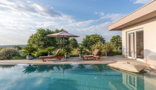 This fantastic Villa Vivas is located just a short drive from Porec.