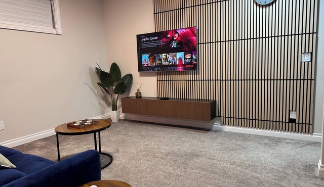 This fully furnish 2bedroom and a full bath gives you cozy & relaxing experience