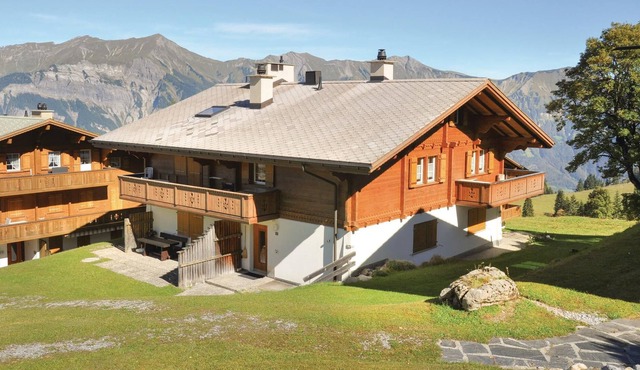 This great and cozy vacation apartment, above Lake Brienz, extends over two floors.