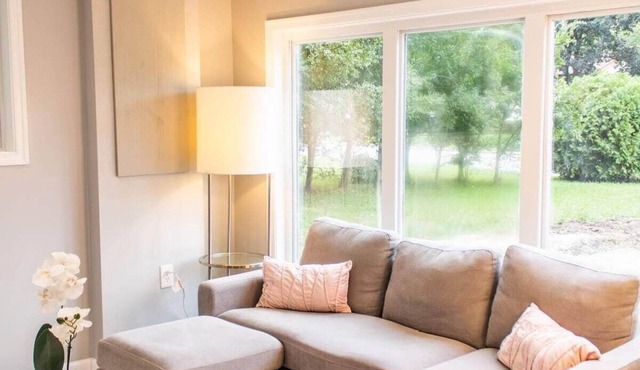 This guest suite is a 2 bedroom, 1 bathroom basement located in Annandale, VA.