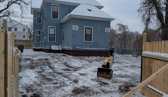 This historic apt is adjacent to the Mississippi, the Ravine, SCSU, and Downtown