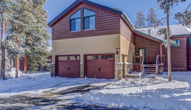 This home has 5 bedrooms and the ability to sleep 14! Plenty of space for everyone!