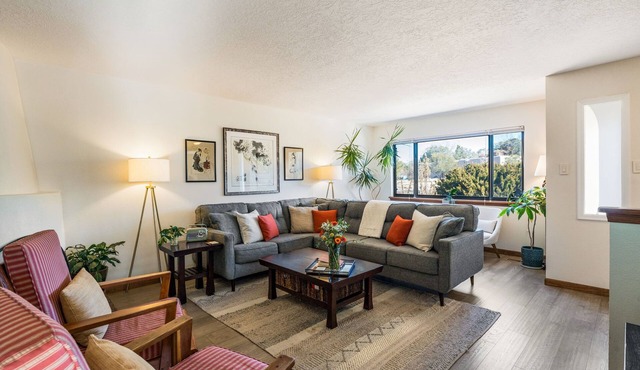 This Home Has Everything! Hot Tub! Big Backyard! AC! Monthly Stays May-July