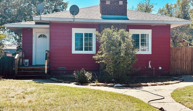 This home is a great spot to stash your belongings and go explore the historical town of Thermopolis