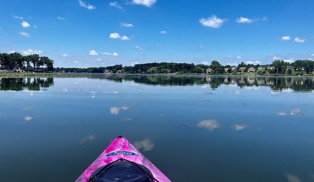 This House Got RIZZ - Recently Renovated Lake Thompson Canal Home