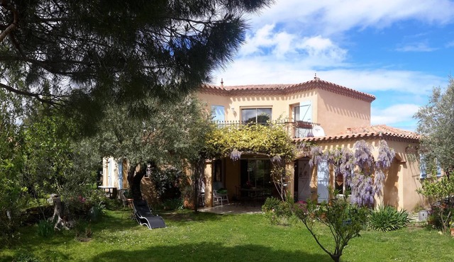 This house has a favourable location in a pretty setting and full of characte