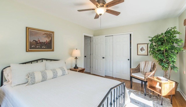 This house is a 2 bedroom(s), 1 bathrooms, located in Harrodsburg, KY.