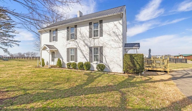 This house is a 2 bedroom(s), 1.5 bathrooms, located in Harrodsburg, KY.