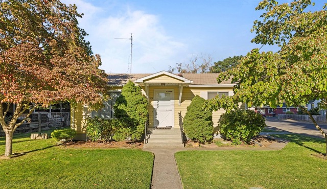 This house is a 2 bedroom(s), 1.5 bathrooms, located in Walla Walla, WA.