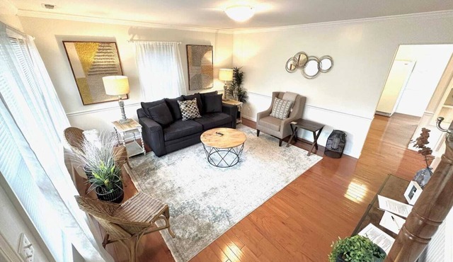 This house is a 2 bedroom(s), 1 bathrooms, located in Marion, IN.