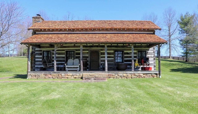 This house is a 2 bedroom(s), 1 bathrooms, located in East Bernstadt, KY.