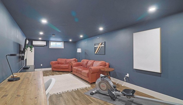 This house is a 3 bedroom(s), 1.5 bathrooms, located in Fredericton, NB.