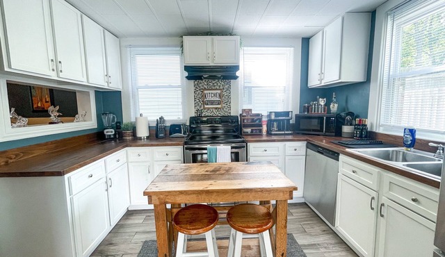 This house is a 3 bedroom(s), 2 bathrooms, located in Winchester, KY.