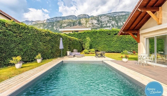 This house is a 3 bedroom(s), 2 bathrooms, located in Doussard, Auvergne-Rhône-Alpes.