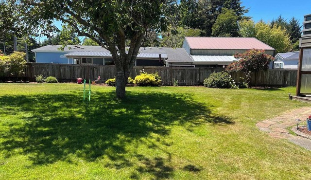 This house is a 3 bedroom(s), 2 bathrooms, located in Coos Bay, OR.
