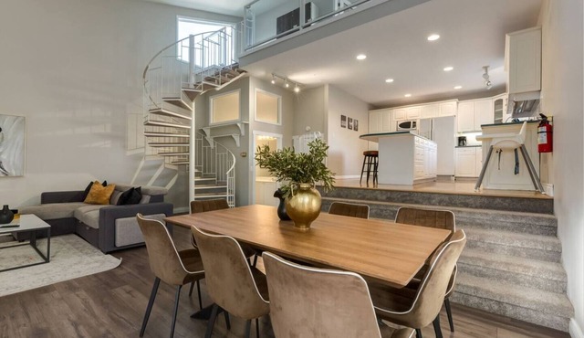 This house is a 3 bedroom(s), 2.5 bathrooms, located in Calgary, AB.