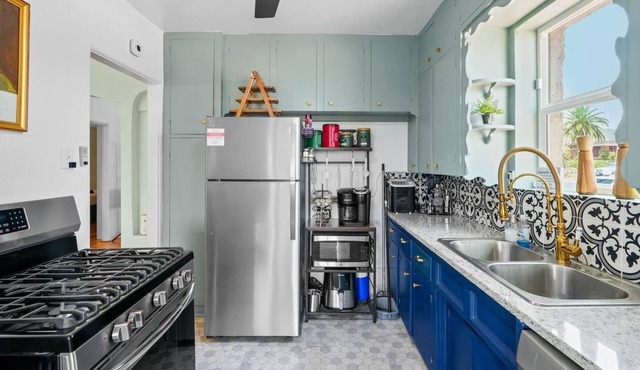 This house is a 3 bedroom(s), 1 bathrooms, located in El Paso, TX.