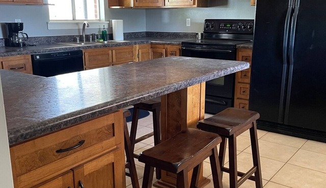 This house is a 3 bedroom(s), 2 bathrooms, located in El Paso, TX.