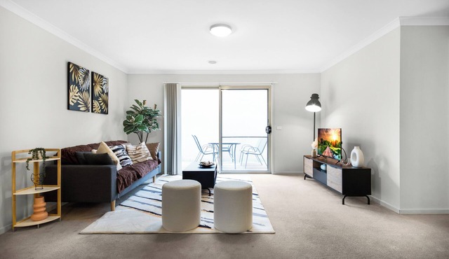 This house is a 4 bedroom(s), 2 bathrooms, located in Point Cook, VIC.