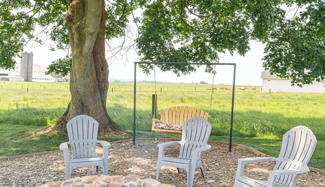 This house is a 4 bedroom(s), 2.5 bathrooms, located in Honey Brook, PA.