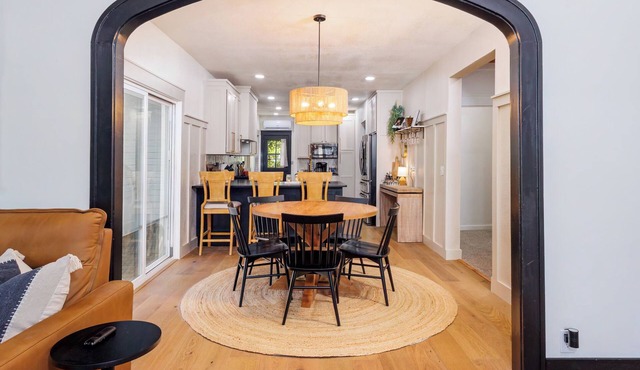 This house is a 4 bedroom(s), 2.5 bathrooms, located in Brownwood, TX.